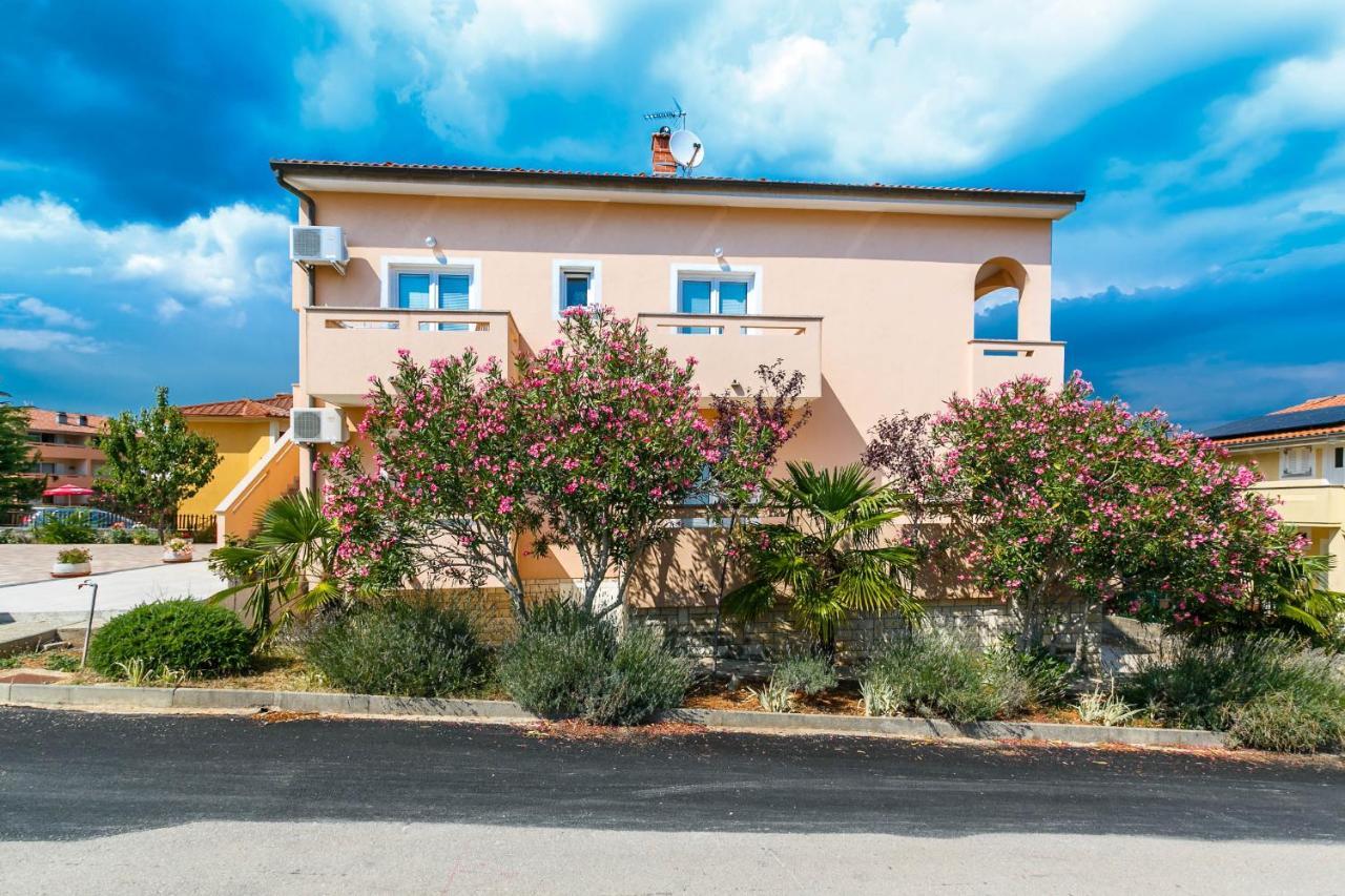Apartmani Luka Kornic Bagian luar foto
